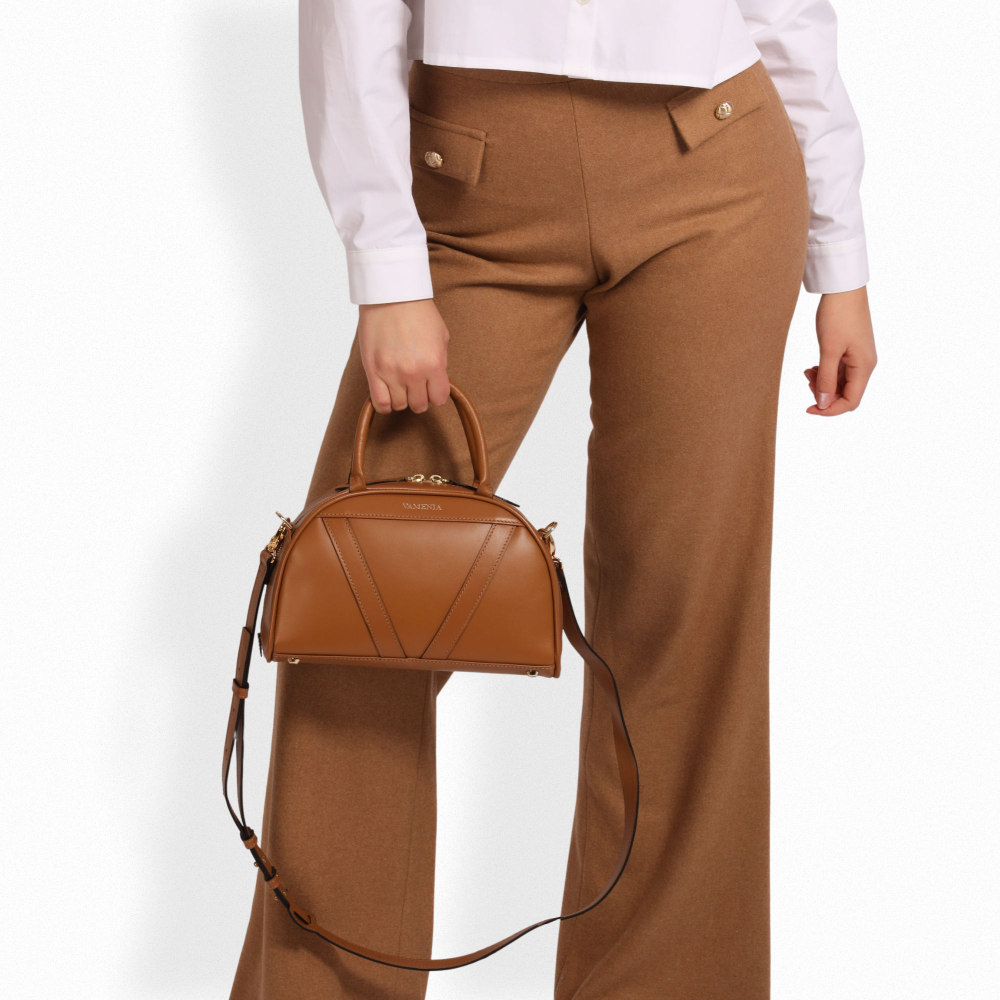 Henkeltasche als Crossbody Tasche aus Nappaleder Caramel